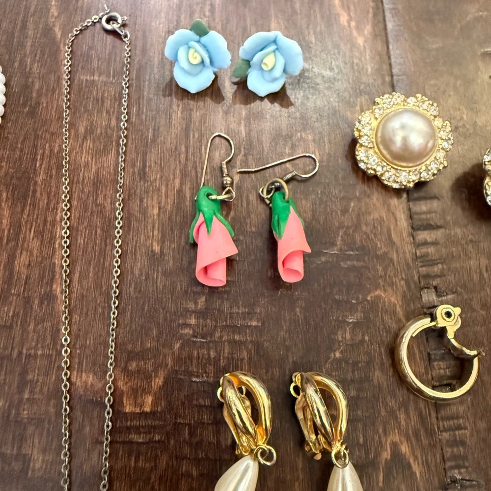 Vintage Costume Jewelry Mixed Lot Clip On Earrings Chokers Feminine - Picture 5 of 12
